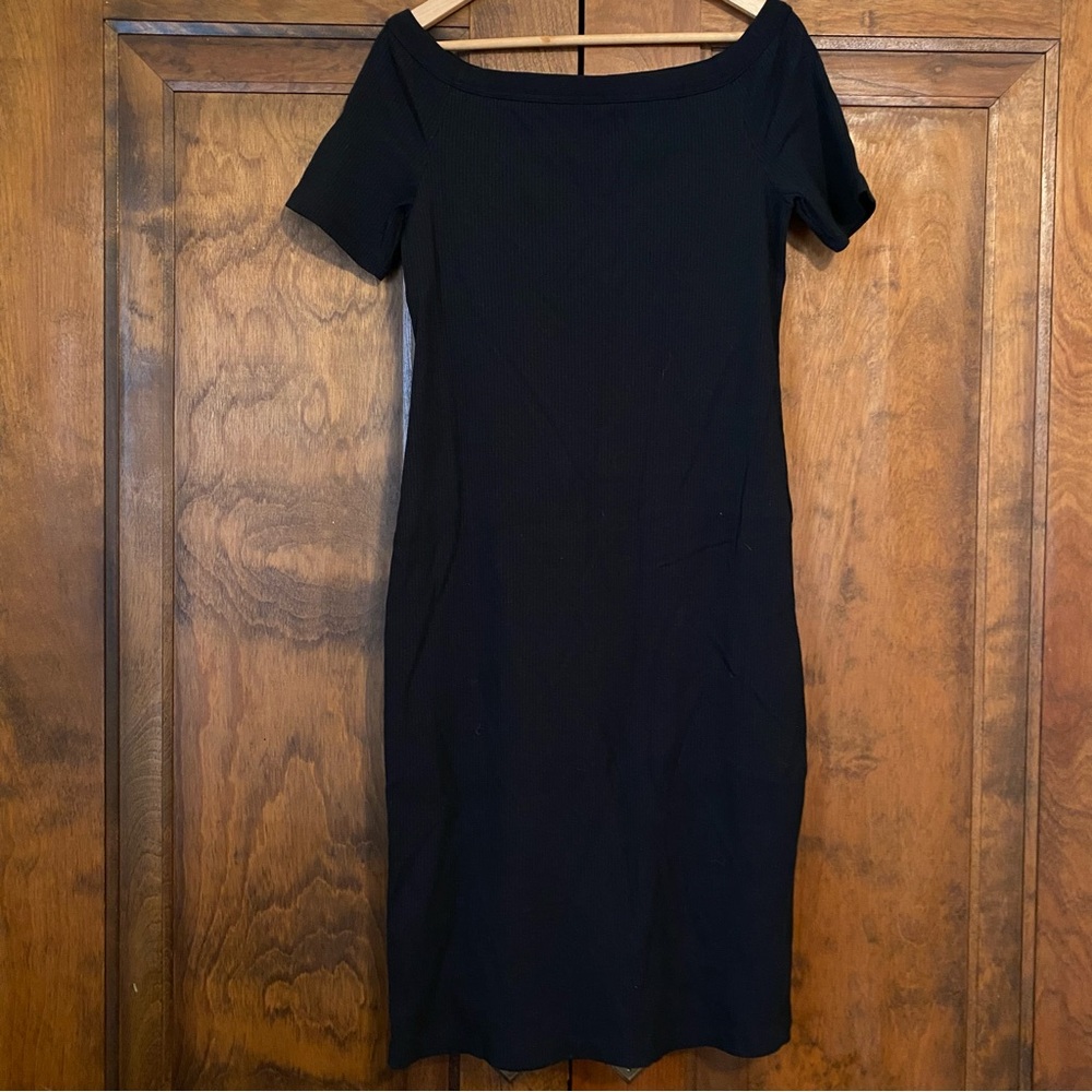 Ribbed Off-Shoulder Bodycon Dress